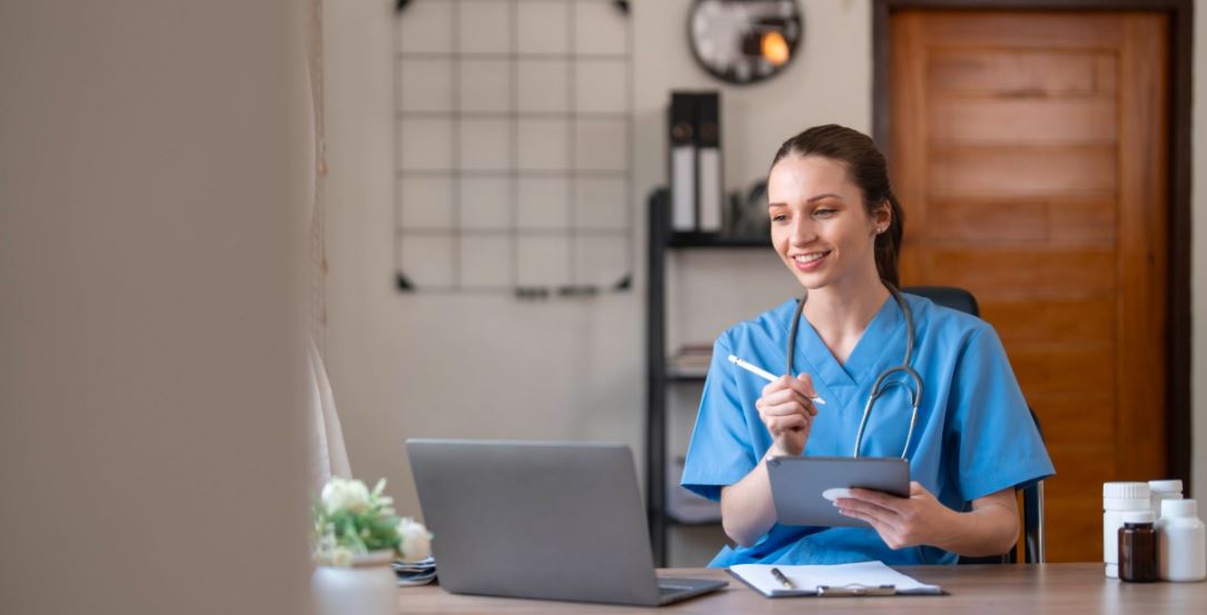 Key Differences Between Virtual and In-Person Medical Scribes  